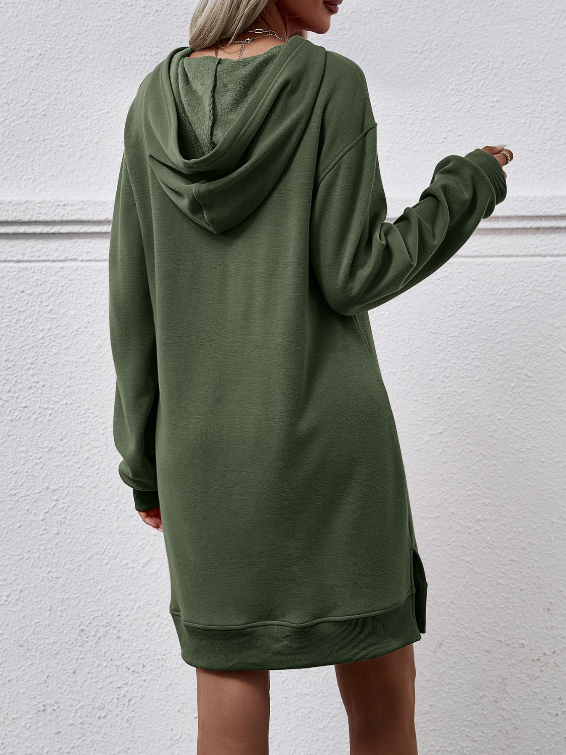 92aed3aba4c6404f9c3b865471df2188-Max